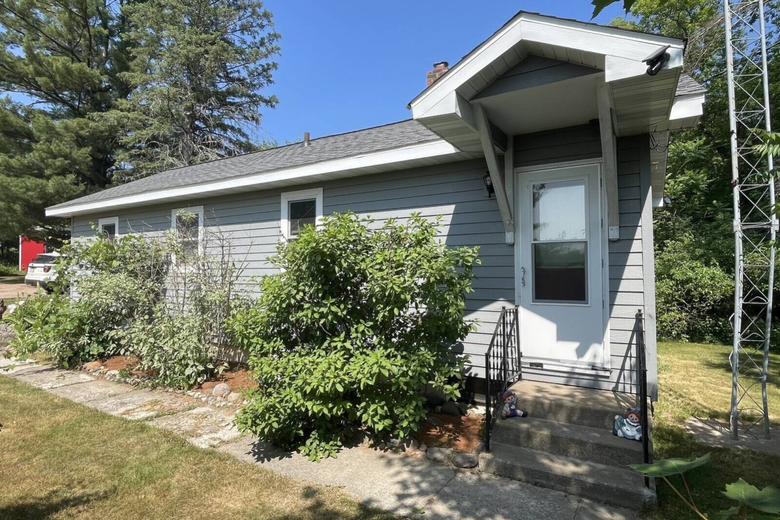 N3368 New Knapp Road Shell Lake, WI 54871 Danielle VanBuskirk